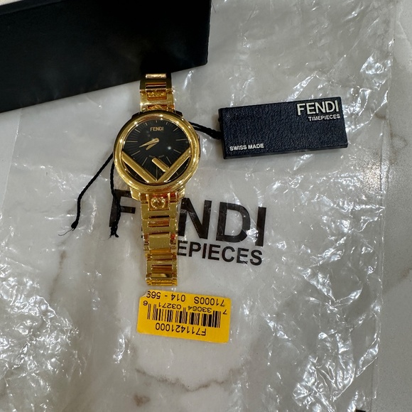 Fendi Ladies Quartz watch Run Away $1500 - Picture 3 of 5